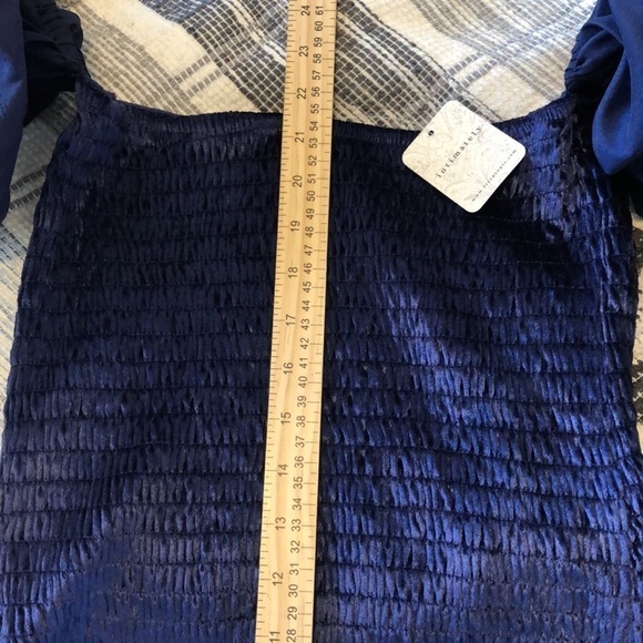 Free People girls Just Wanna Bodysuit Sz M Navy Smocked Puff Sleeve Velvet - Picture 7 of 8
